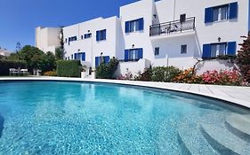 Ikaros Studios & Apartments